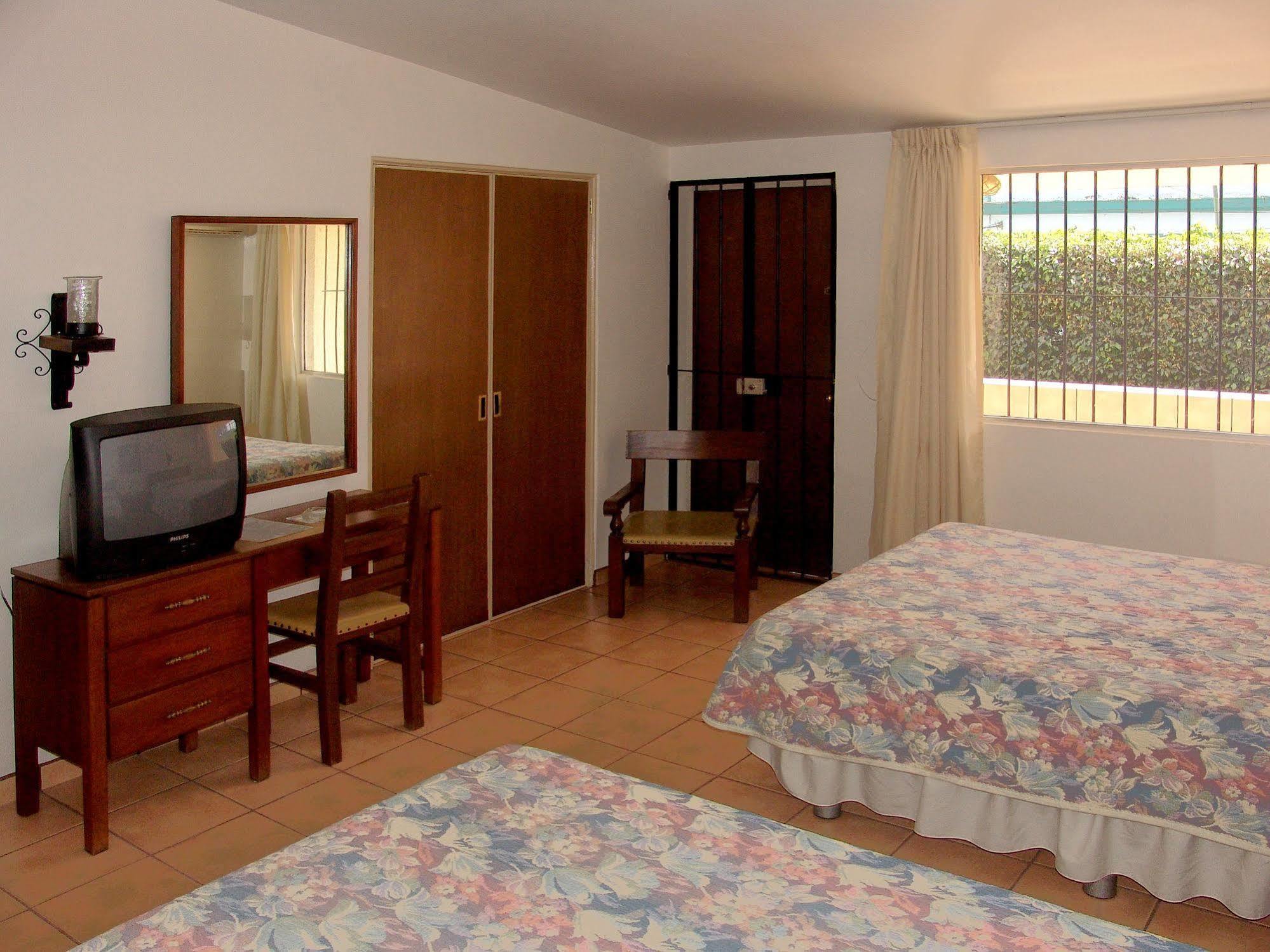 Hotel Isabel Guadalajara Ngoại thất bức ảnh